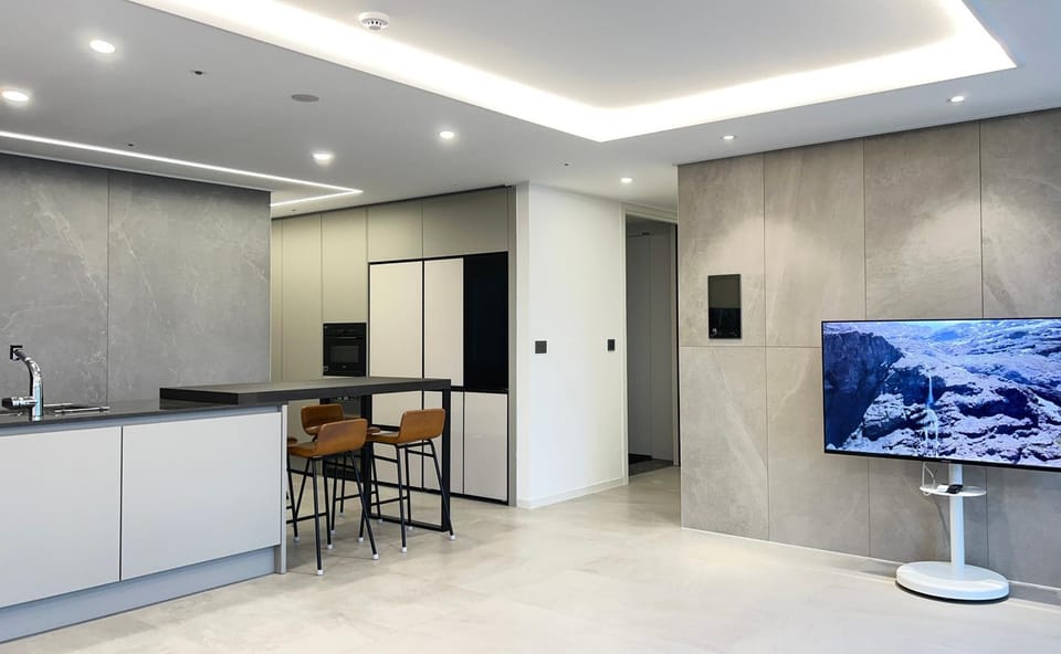 Communal lounge/ TV room, Living room, Communal kitchen, Sea view, Sea view
