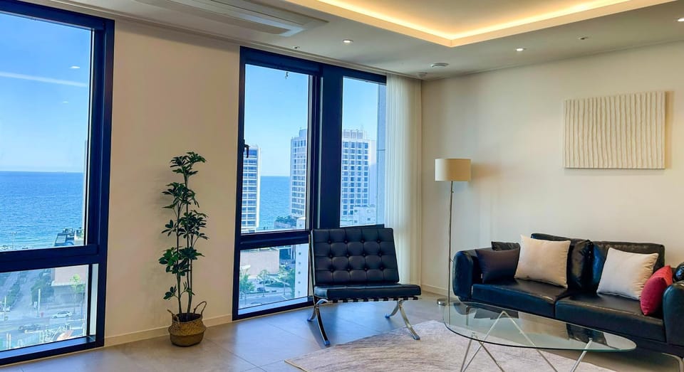 Communal lounge/ TV room, Living room, Sea view, Sea view, Family, Family, Family