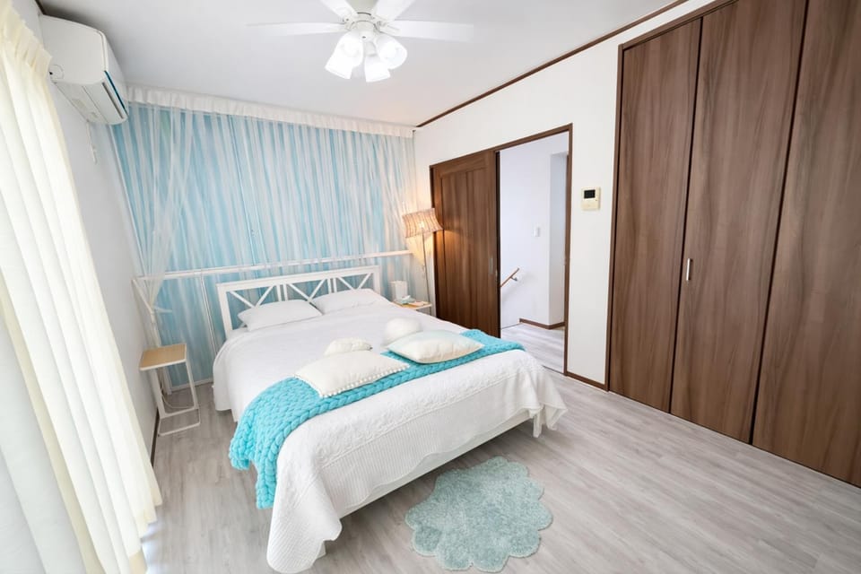 Seaside villa 5minChuraumi Near JUNGLIA 6pax Free P WiFi Villa in Okinawa Prefecture