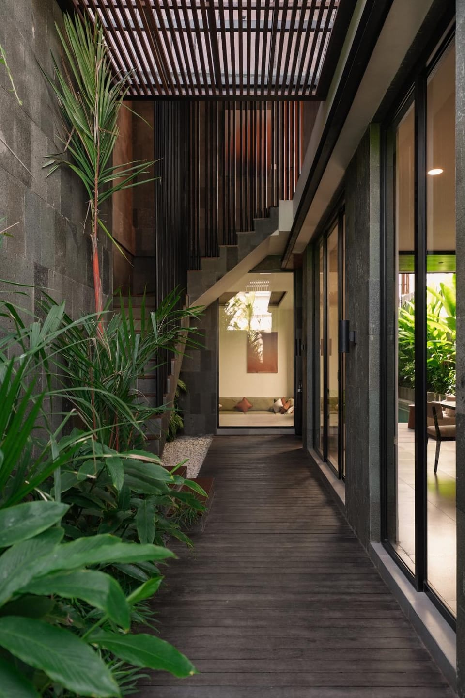 Facade/entrance, Day, Garden, Garden view