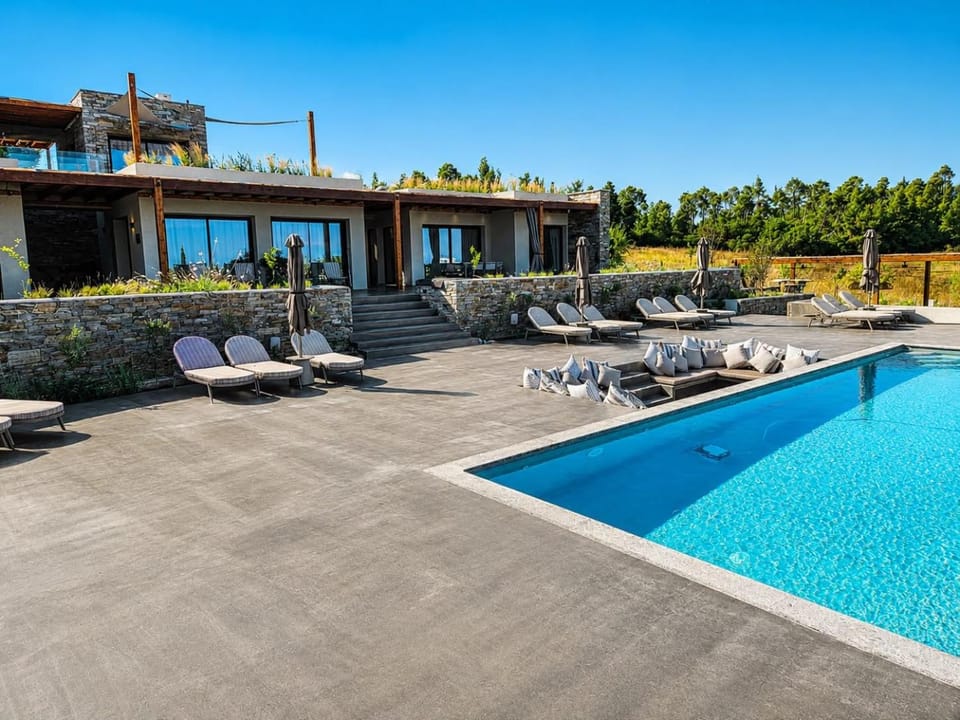Seating area, Swimming pool, sunbed