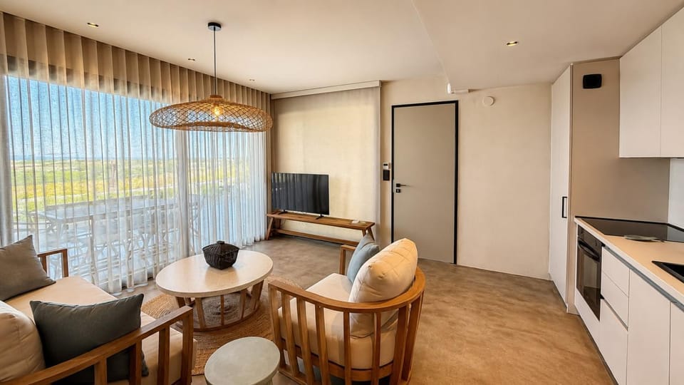 Kitchen or kitchenette, Living room