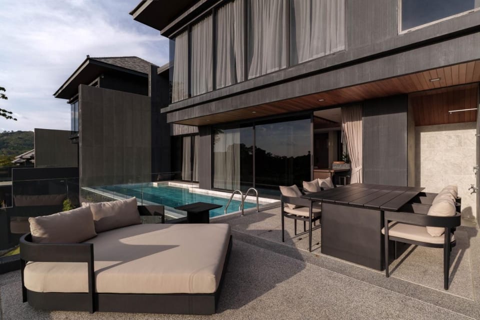 Balcony/Terrace, Balcony/Terrace, Pool view, Swimming pool