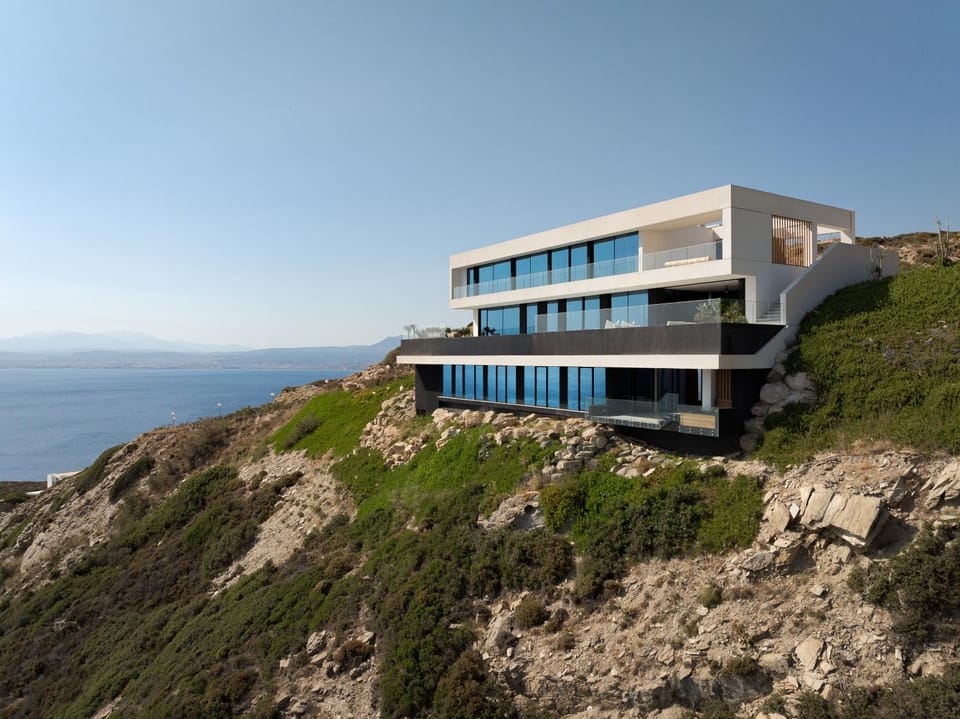 Property building, Day, Natural landscape, Mountain view, Sea view