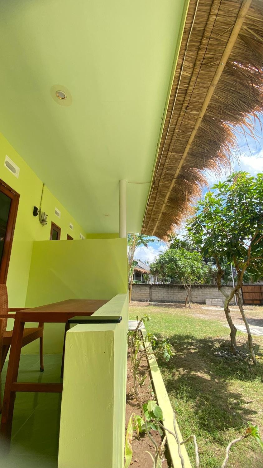 Mango Lodge Bed and Breakfast in Central Sekotong