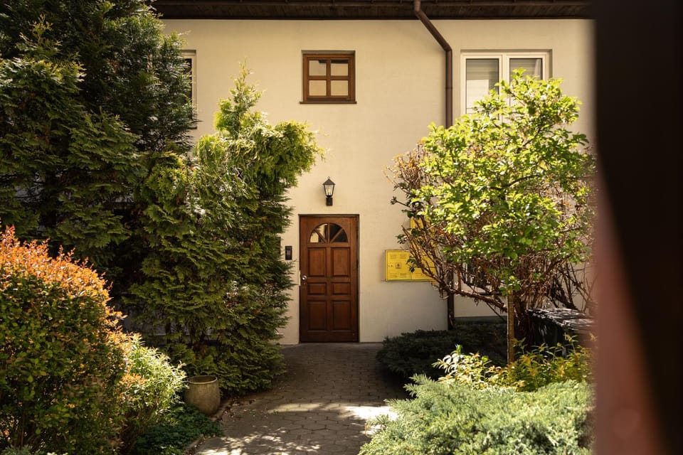 Property building, Spring, Day, Garden, Garden view