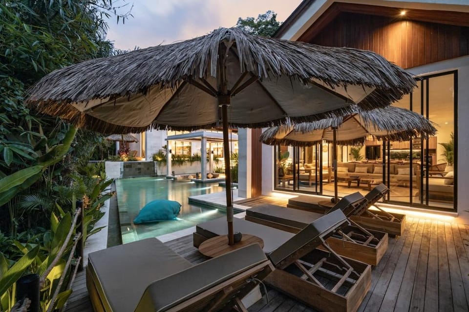 Natural landscape, Garden, Garden view, Pool view, Swimming pool, sunbed