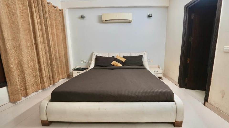 Bed, Bedroom, air conditioner
