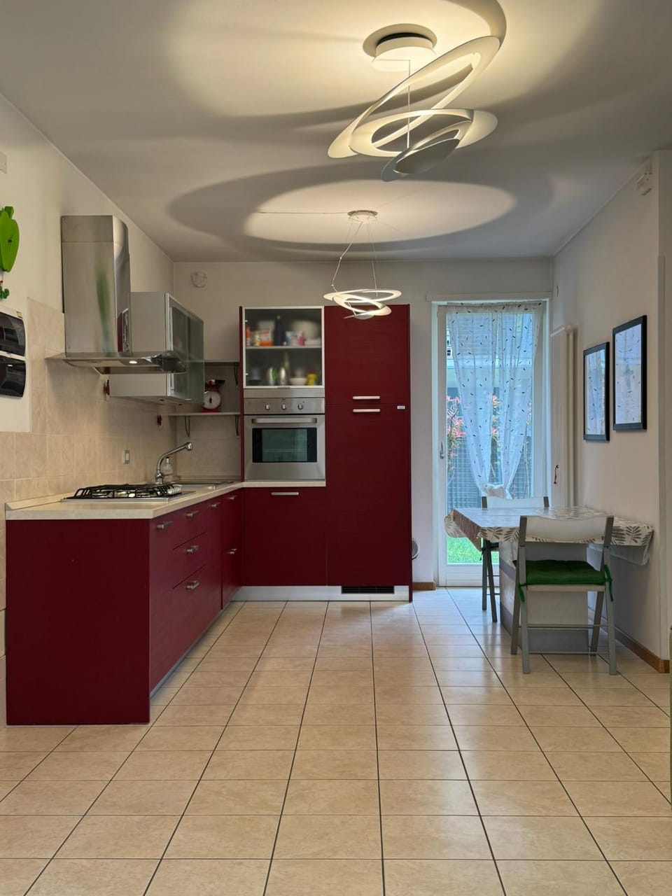 Garden, kitchen