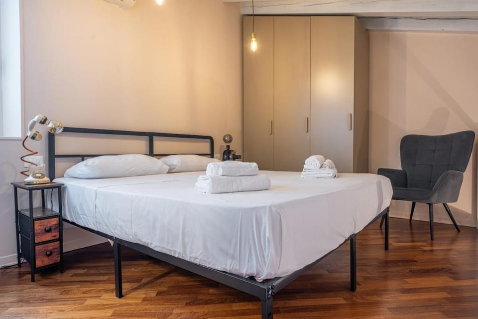 metro, ospedale, centro - Brescia city loft Apartment in Province of Brescia