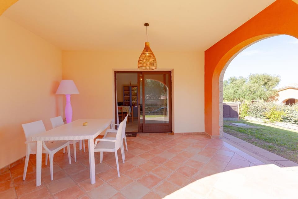 Patio, Day, View (from property/room), Balcony/Terrace, Living room, Seating area, Dining area