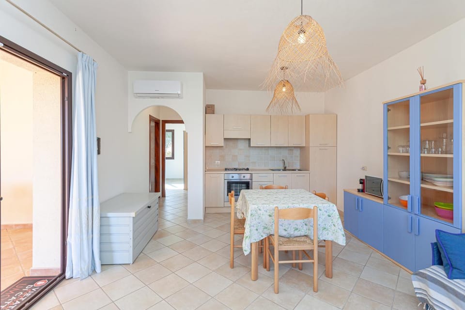 Kitchen or kitchenette, kitchen