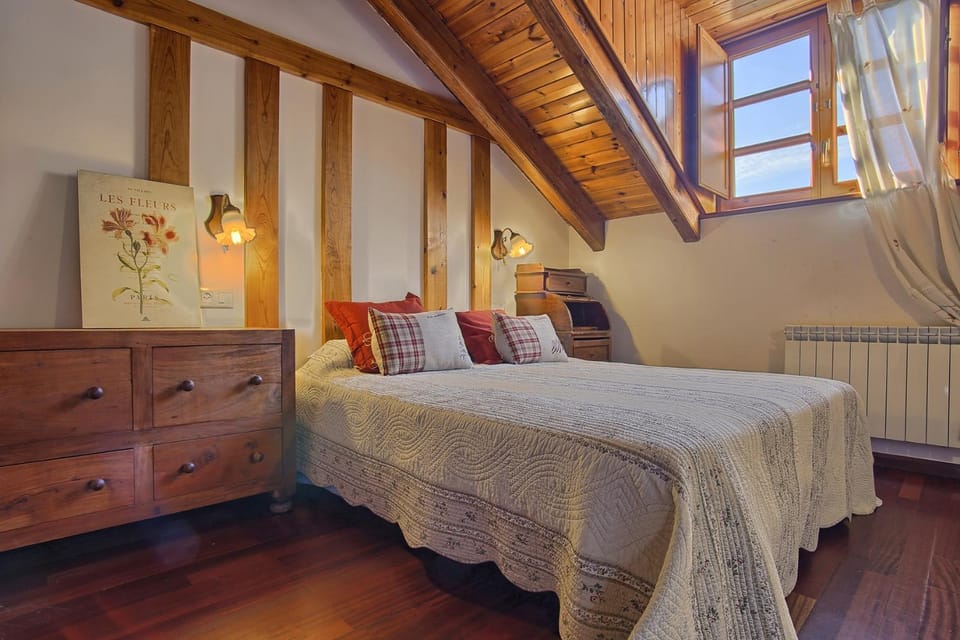 Property building, Living room, Bedroom