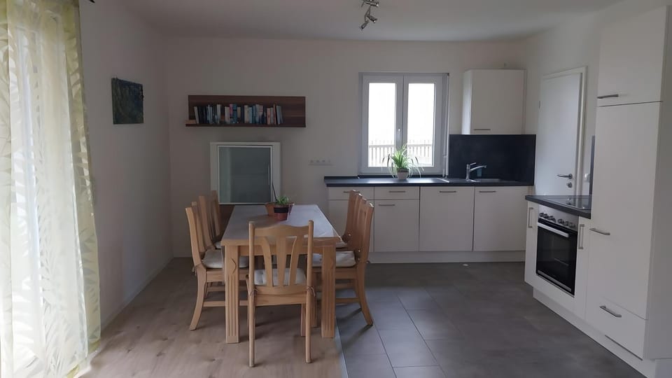 Property building, Kitchen or kitchenette, Living room