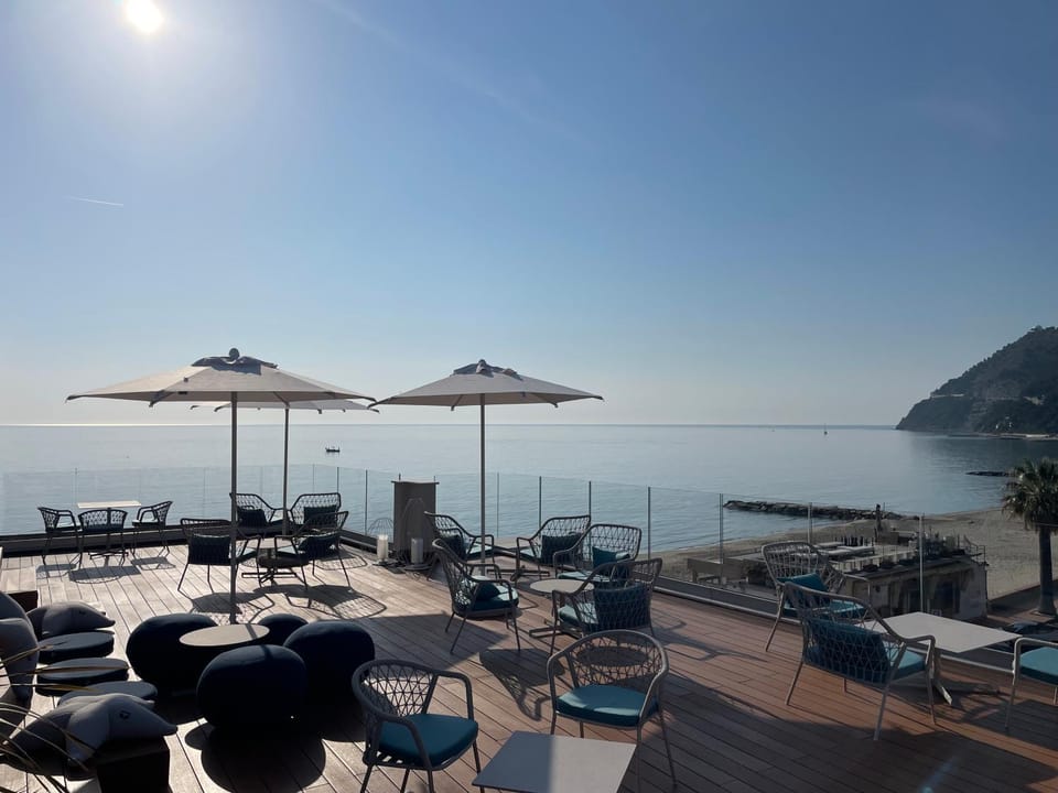 Nearby landmark, Natural landscape, Lounge or bar, Sea view
