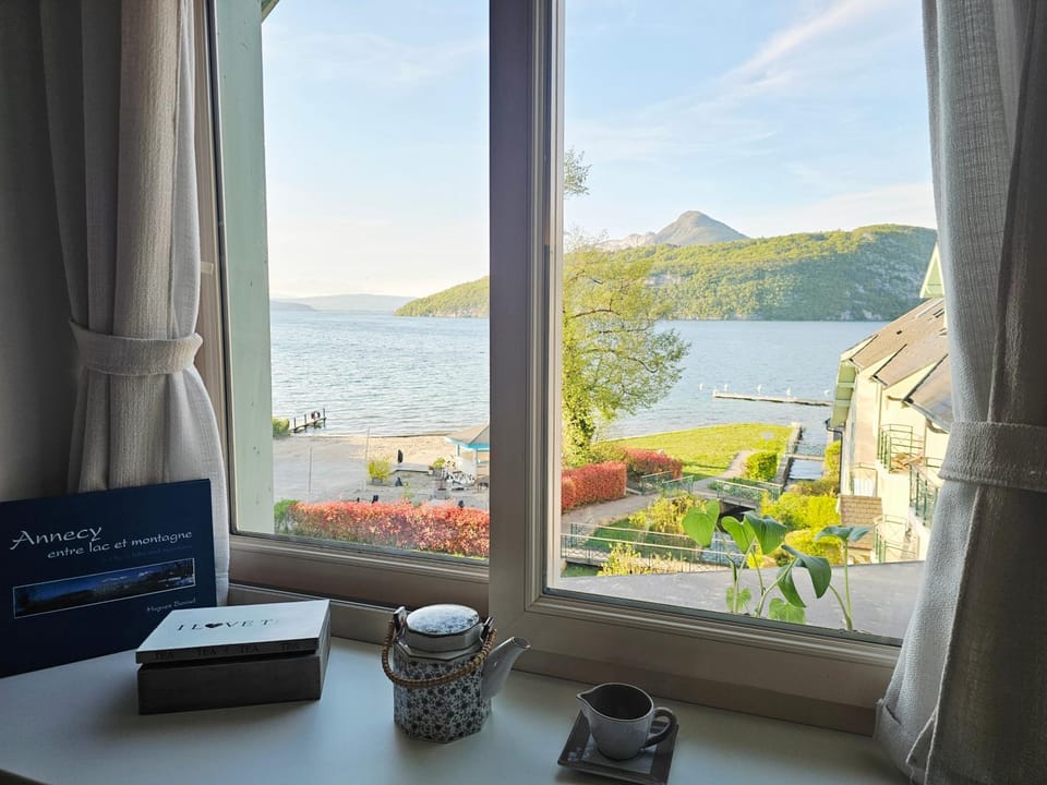 Day, Natural landscape, Lake view, Mountain view