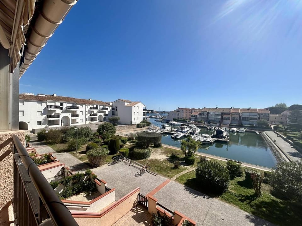 appartement sur la marina 4 COUCHAGES ST CYPRIEN sc020-108 Apartment in Saint-Cyprien