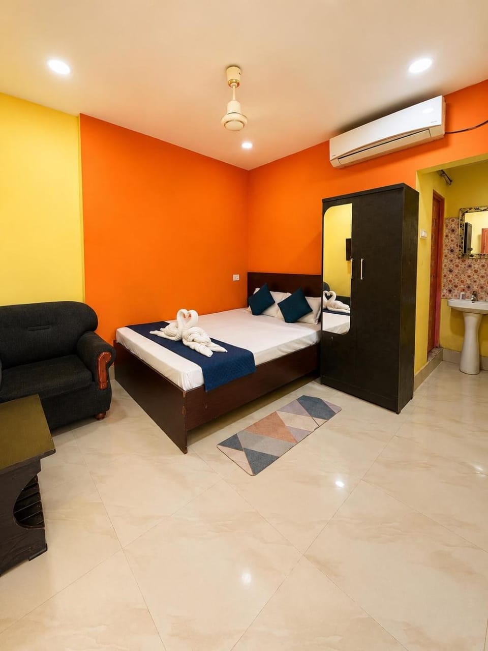 SK Lodge Near Guwahati Airport Hotel in India