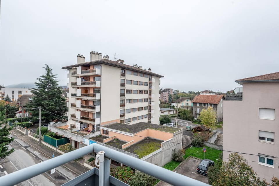 M080 Joli studio avec balcon Apartment in Annemasse