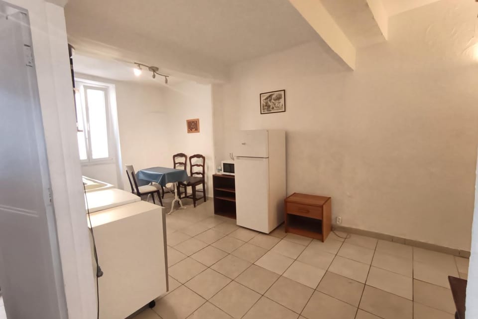Sunny apartment right in the center of Perpignan Apartment in Perpignan