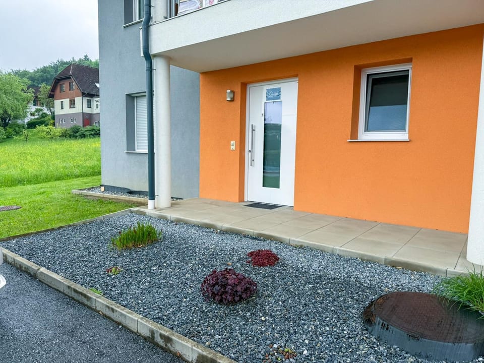 Property building, Facade/entrance