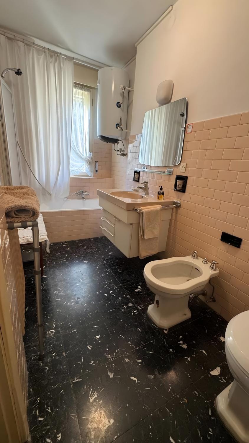 Bathroom, Living room