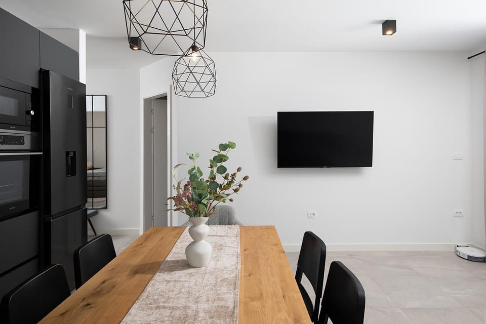 TV and multimedia, Dining area