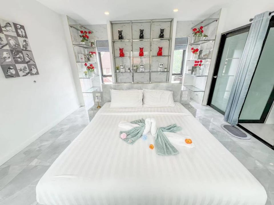 Modern Style 4Bedroom Pool Villa Villa in Chiang Mai