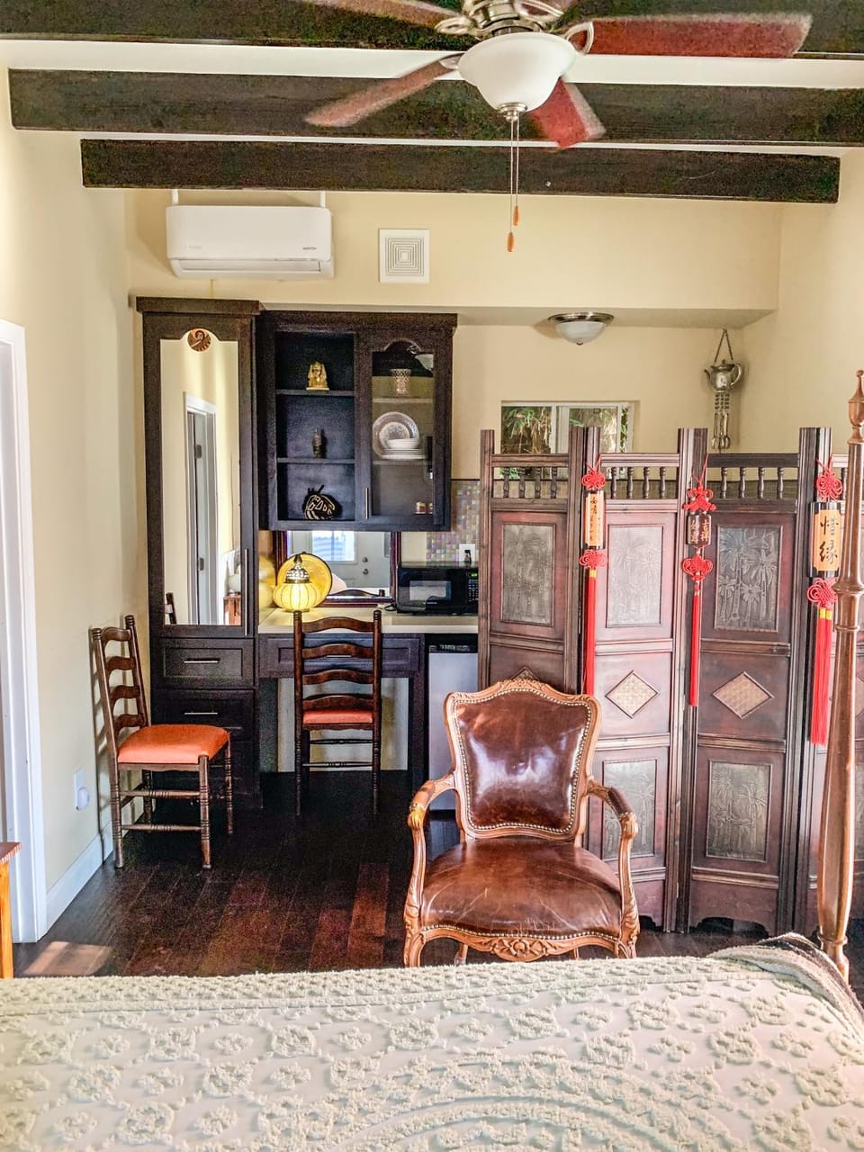 Photo of the whole room