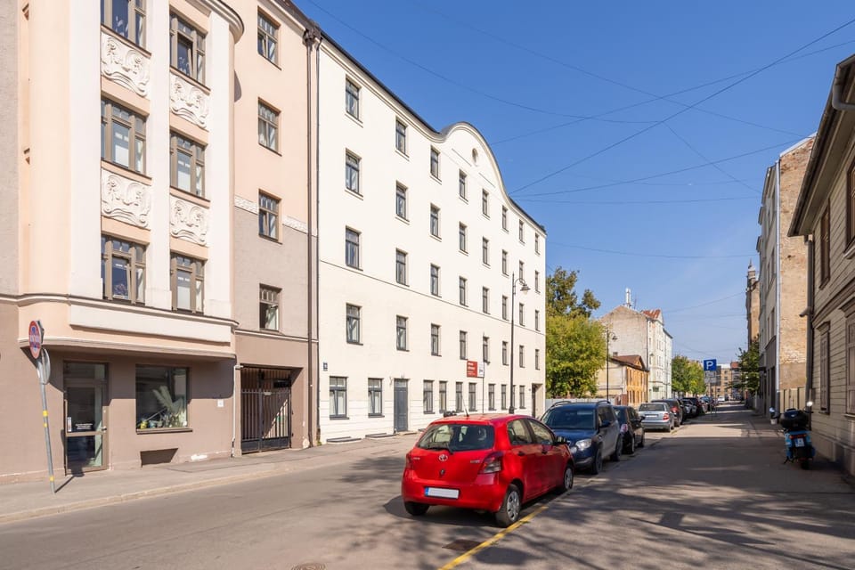 Property building, Street view