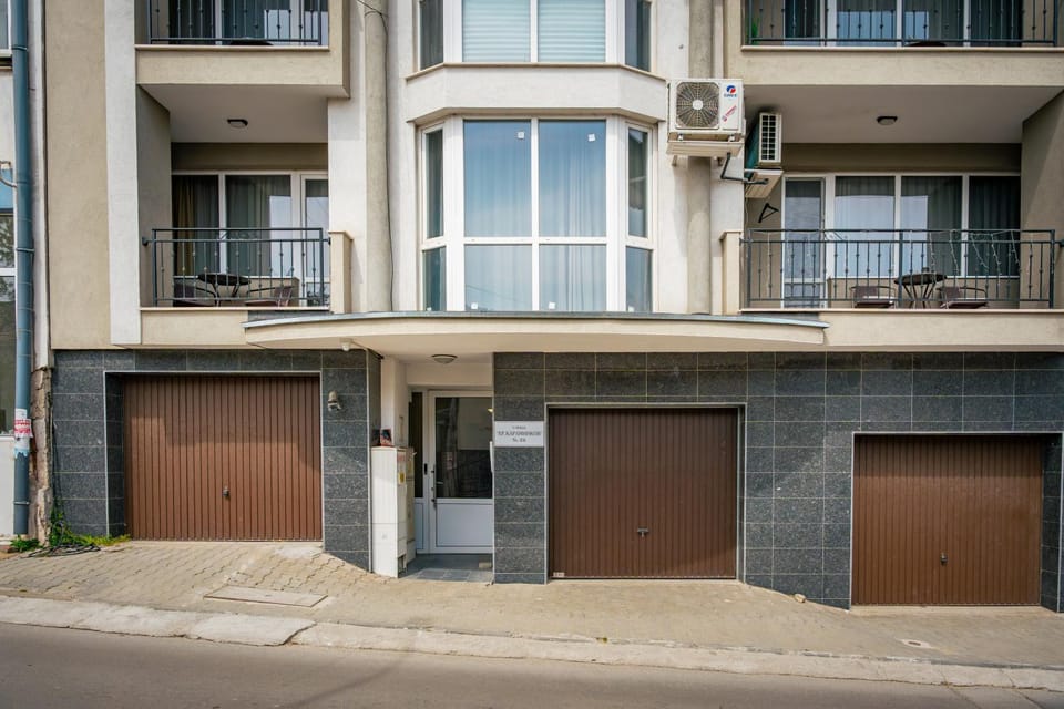 Property building, Street view