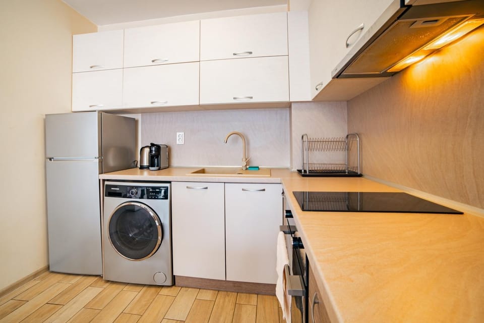 Central 2BR Apartment w/ Private Garage Apartment in Veliko Tarnovo