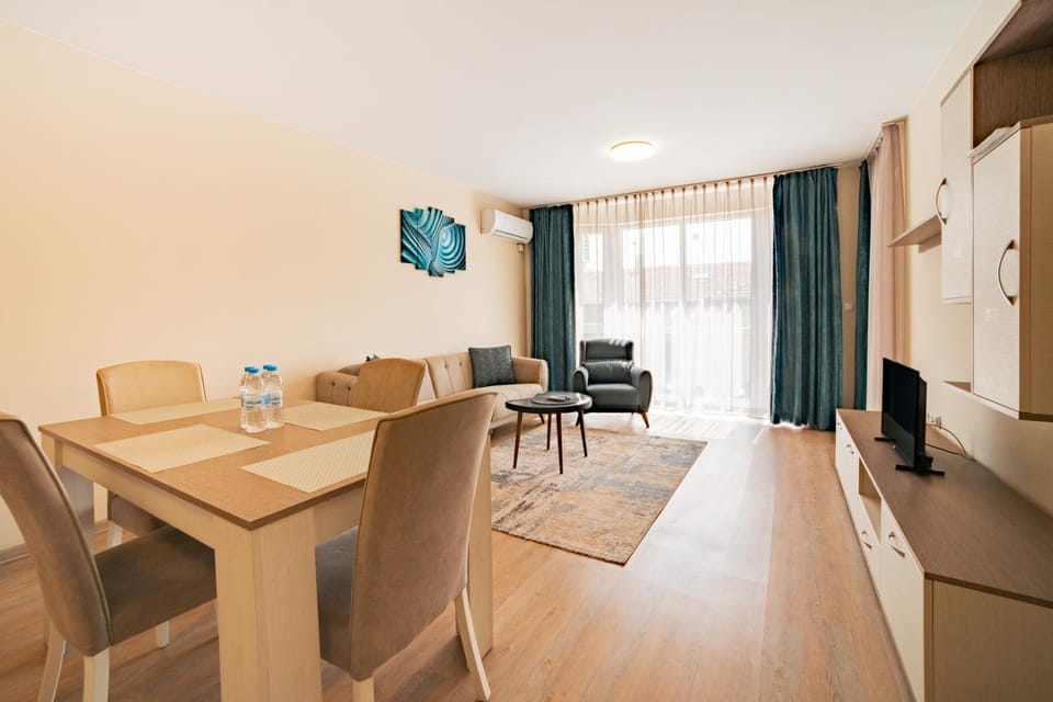 Central 2BR Apartment w/ Private Garage Apartment in Veliko Tarnovo