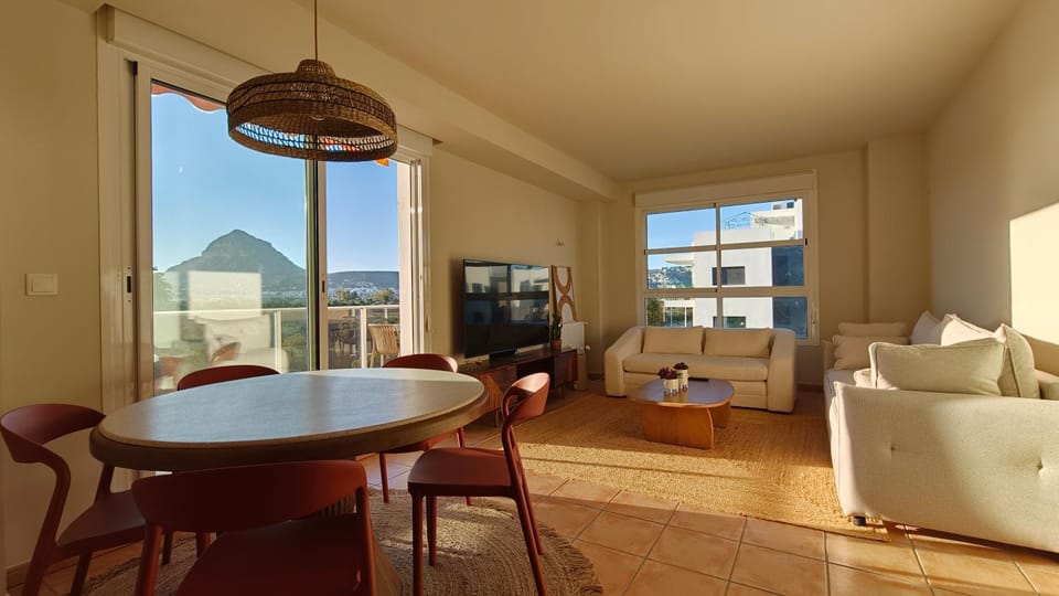 View (from property/room), Living room, Seating area, Dining area