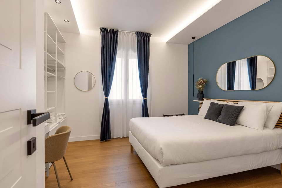 Bed, TV and multimedia, Photo of the whole room, Bedroom, wardrobe