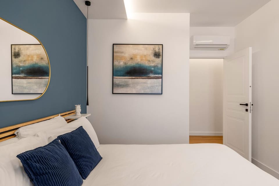 Bed, Photo of the whole room, Bedroom, air conditioner