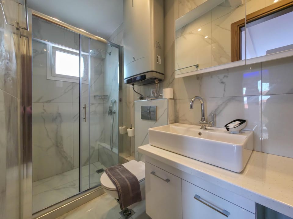 Shower, Toilet, Bathroom