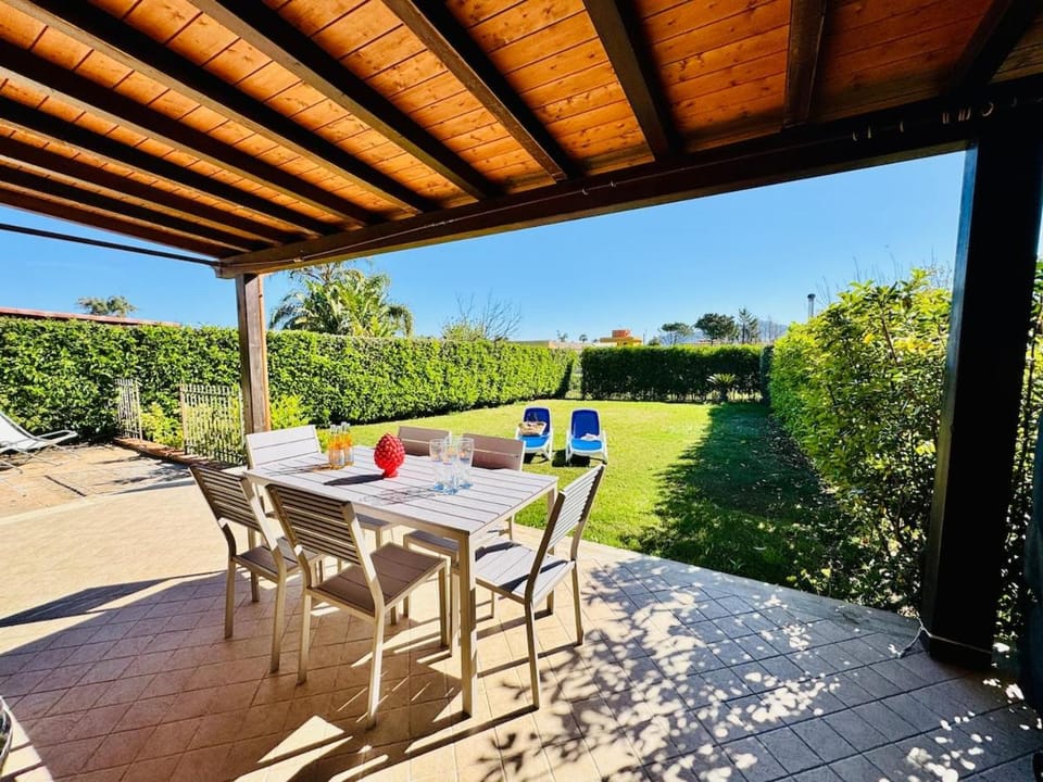 Property building, Garden
