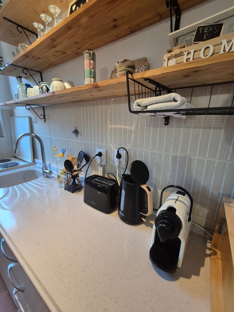 Cozy 1-Bedroom Apartment in Central Prishtina,100m from George Bush Boulevard Apartment in Serbia