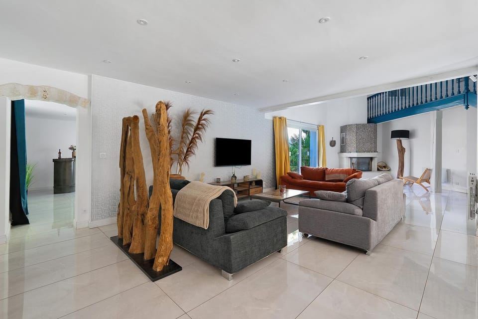 Property building, Living room