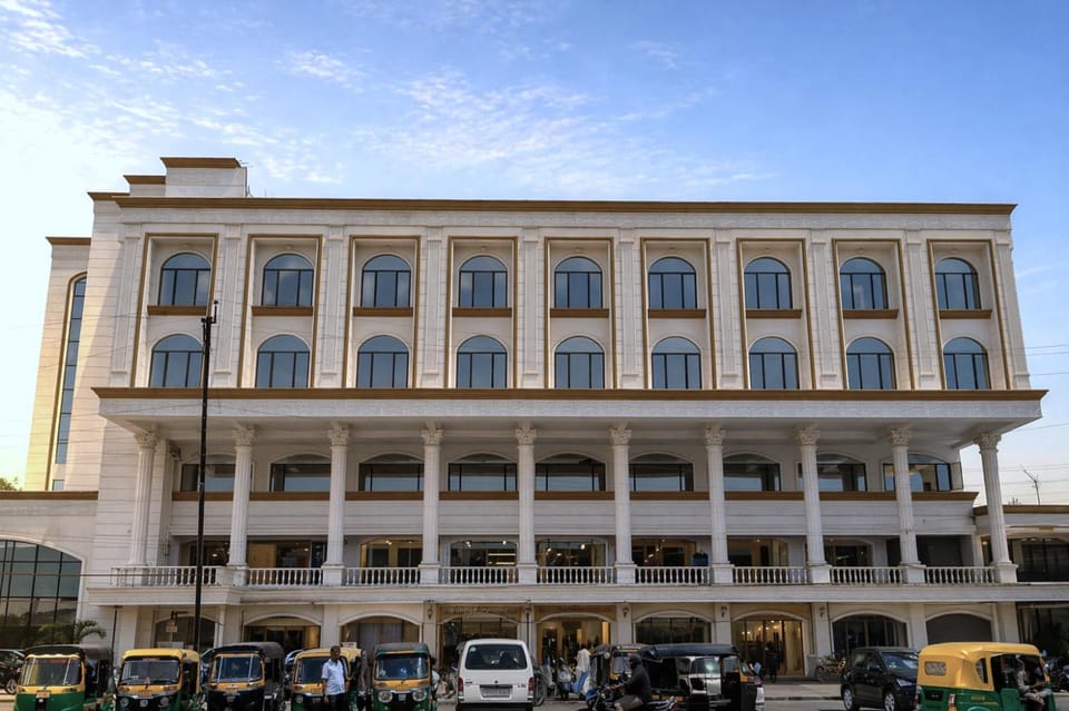 Hotel Golden Retreat - At Anand Railway Station Hotel in Gujarat