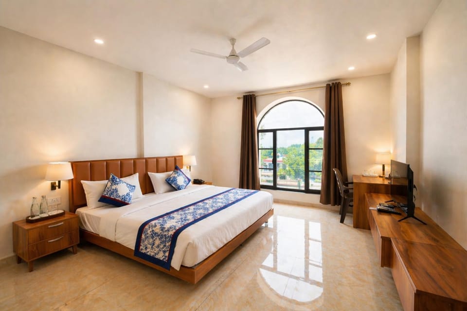 Hotel Golden Retreat - At Anand Railway Station Hotel in Gujarat