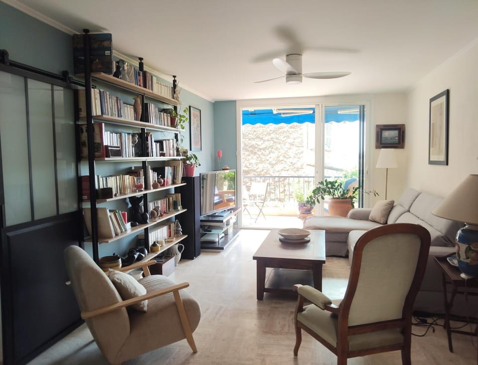 Library, Living room