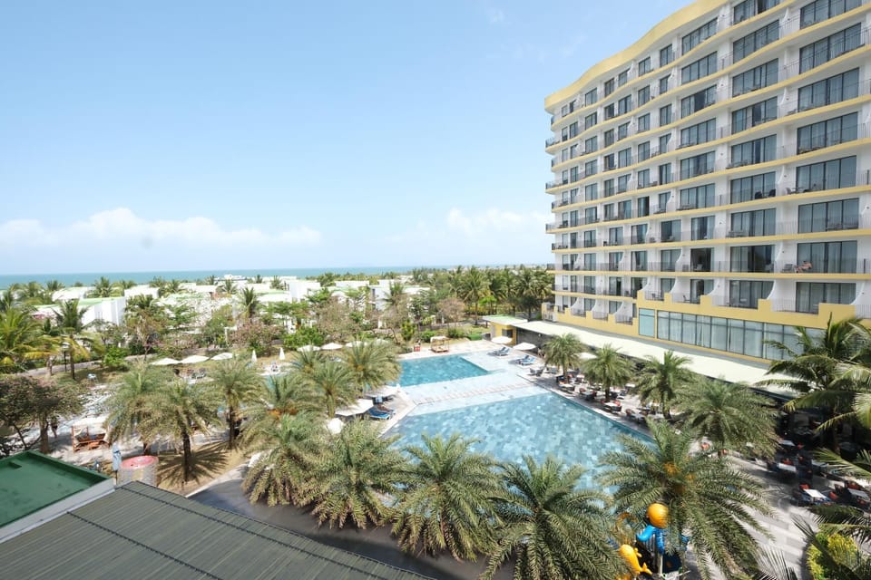 Property building, View (from property/room), Pool view, Sea view, sunbed