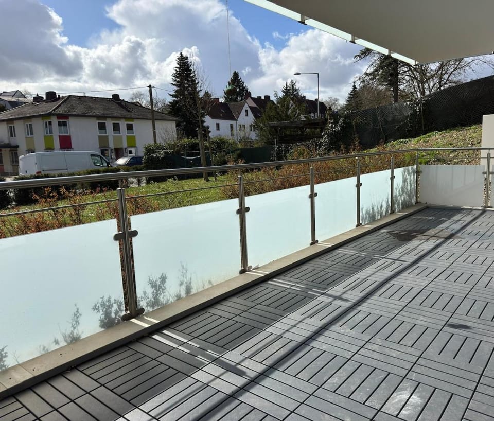 Moderne, helle Wohnung mit großer Terrasse , Bright, modern apartment with large sun terrace Apartment in Kassel