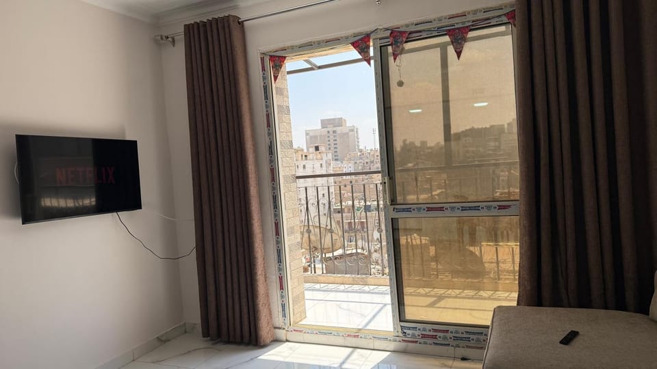 Communal lounge/ TV room, Day, TV and multimedia, View (from property/room), Balcony/Terrace, Evening entertainment
