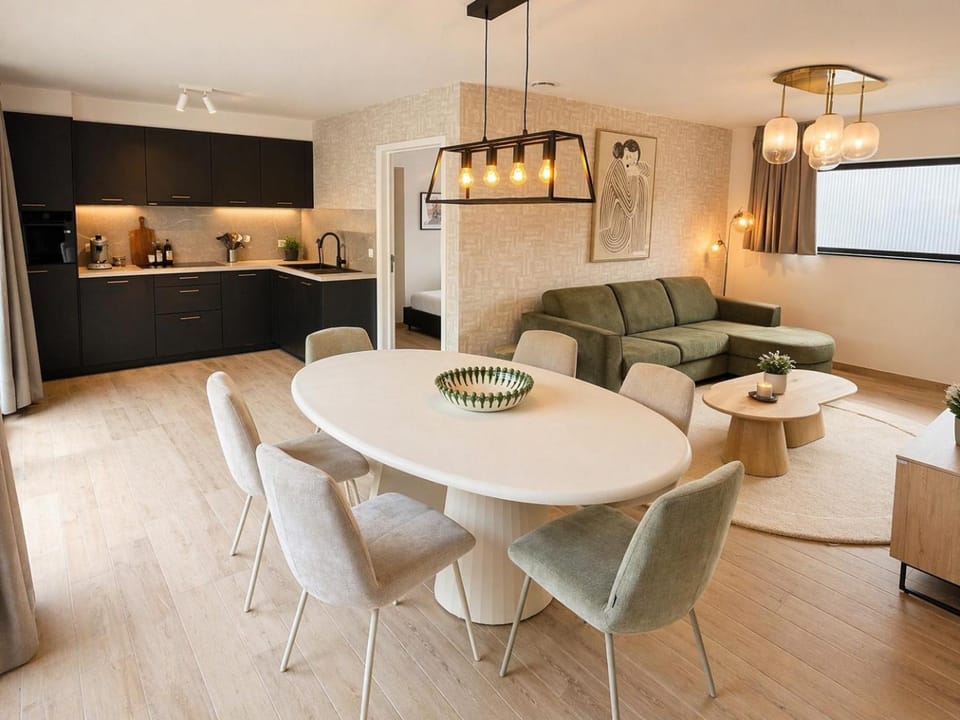 Dining area, kitchen