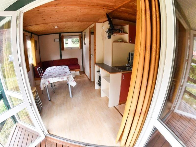 Camping Onlycamp l'Astrée Campground/ 
RV Resort in Auvergne-Rhône-Alpes