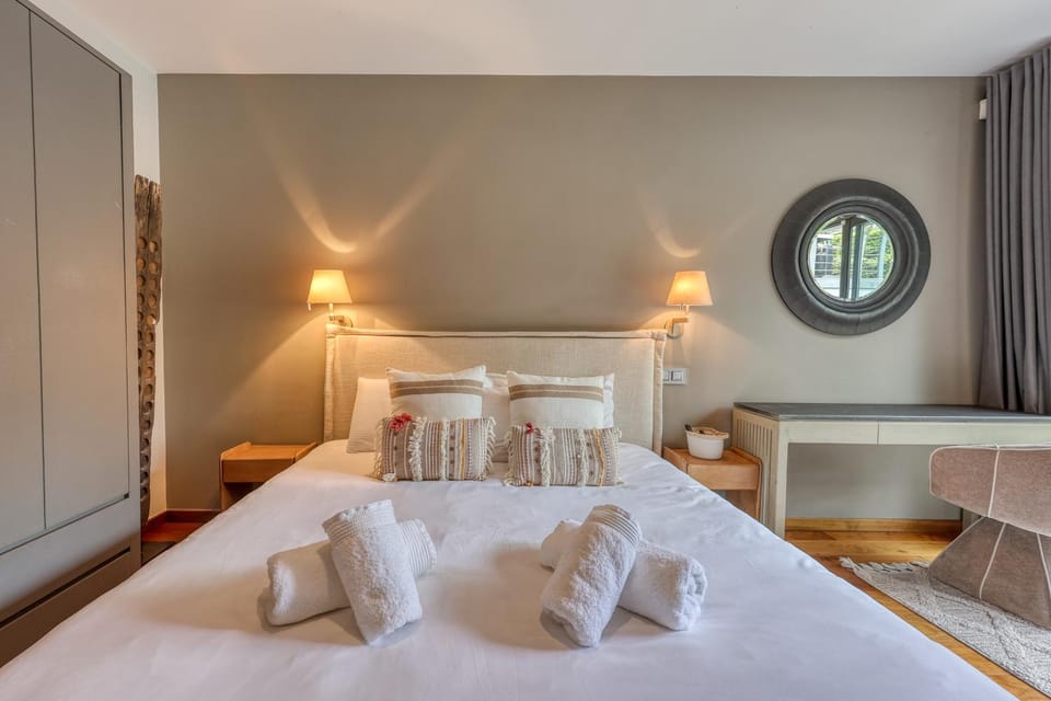 Bed, Photo of the whole room