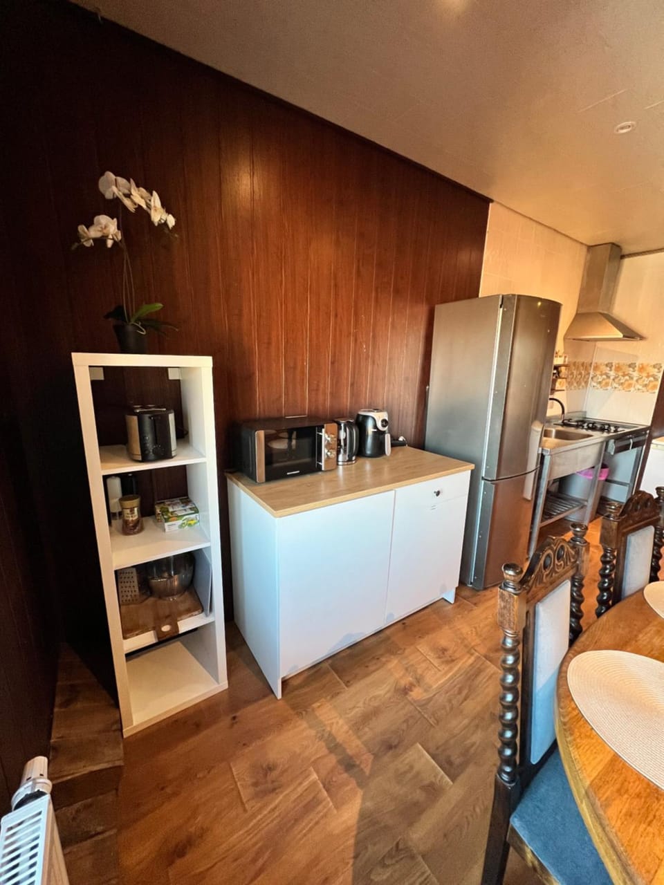 Coffee/tea facilities, Kitchen or kitchenette, Dining area